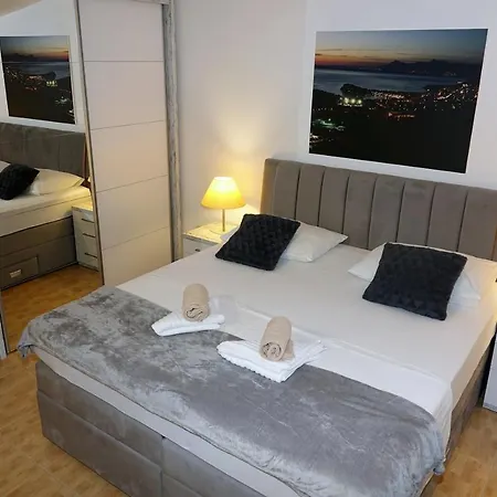 Silvana Appartamento Makarska